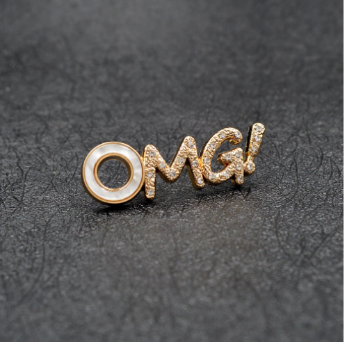 Amazon Crown Rhinestone Letter Brooch Female Cute Japanese Ins Trendy Gender Pin Collar Button Accessories Wholesale