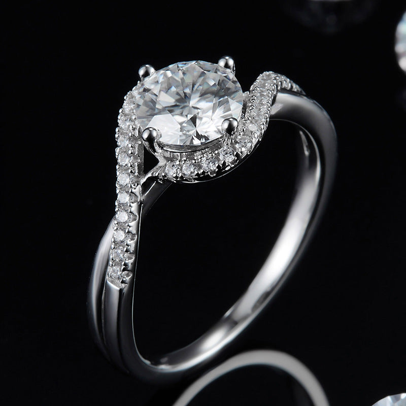Fashion Four Prongs 1 Carat Moissanite Ring