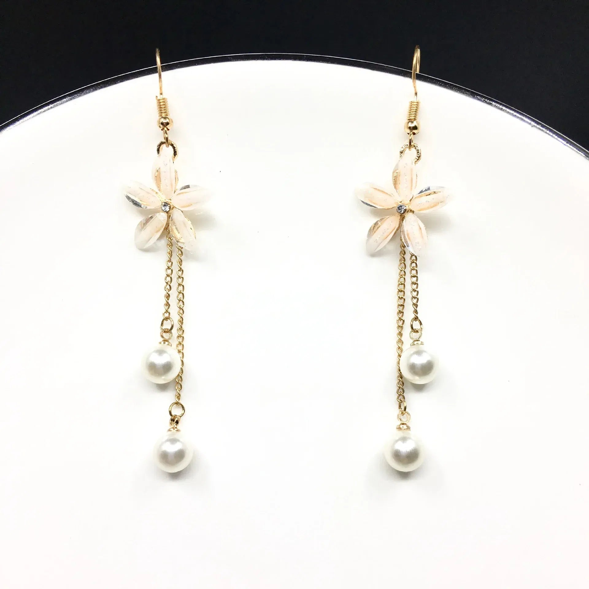 Metal Color: Light Yellow Color - Flower Earrings 2019 Punk Fashion New Earrings Lady Wild Chain Pearl Crystal Flower Earrings Gift Wholesale Ladies Earrings