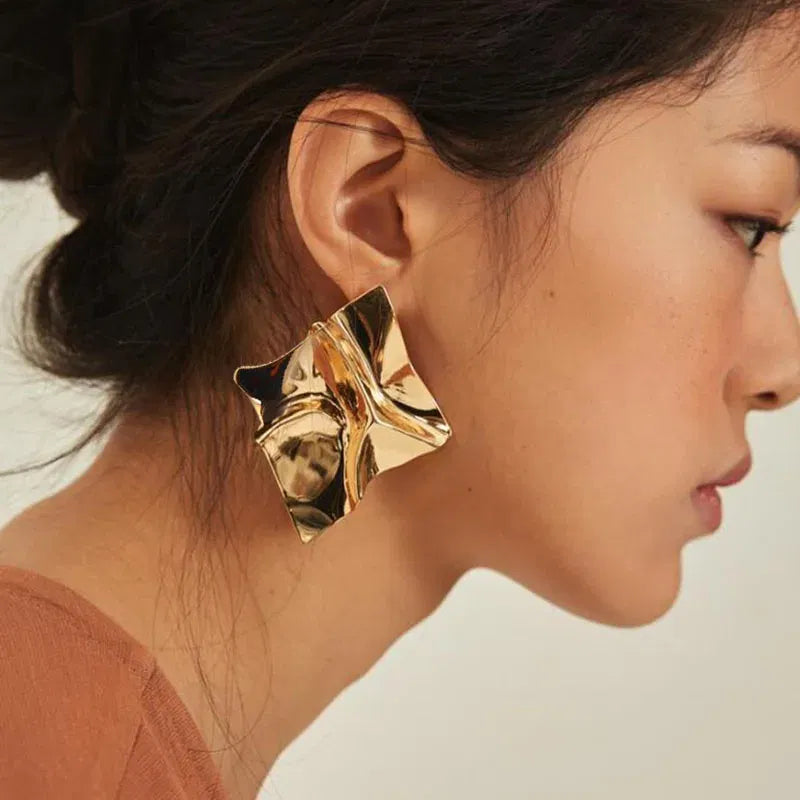 Metal Color: Deep Purple - Gold Color Metal Drop Earrings Irregular Hollow Heart Pendants Earrings Twisted Geometric Personality Earrings for Women