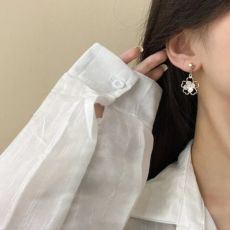 2024 New fashion hold flower earings women gender ceremony senior sense early warming party jewelry gift hot selling